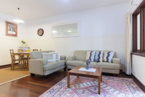 B2 Crawley Apartment 1 BRM & Sleepout Near UWA - Accommodation VIC 0