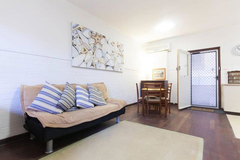B3 Crawley Apartment 1 BRM & Sleepout Near UWA - Accommodation VIC 0