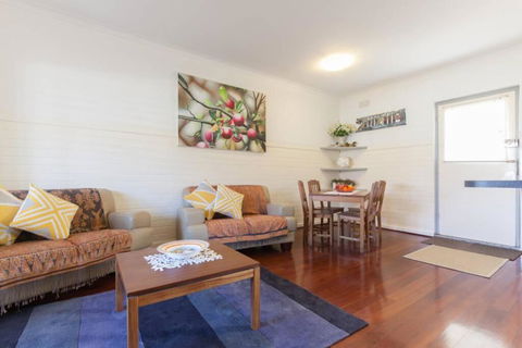B7 Crawley Apartment 1 BRM & Sleepout Near UWA - Accommodation VIC 4