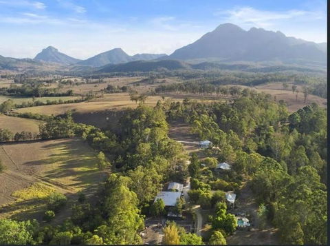 Barney Creek Vineyard Cottages - Accommodation VIC 0