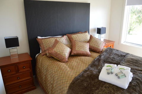 BATHURST GOLDFIELDS RESIDENCE On MOUNT PANORAMA - Accommodation VIC 0