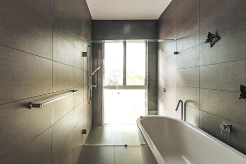 BAY PROPERTIES . The Chill - Accommodation VIC 4