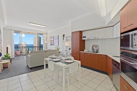 Chevron Renaissance Ocean View - Accommodation VIC 13