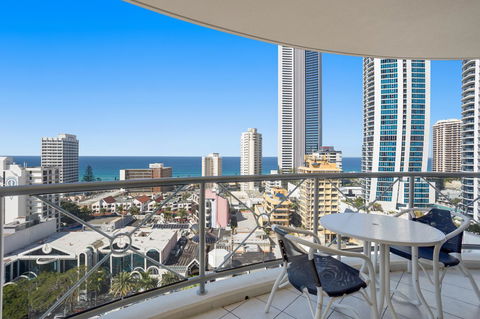 Chevron Renaissance Ocean View - Accommodation VIC 9