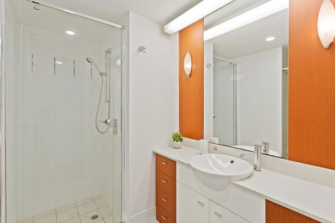 Chevron Renaissance Ocean View - Accommodation VIC 22