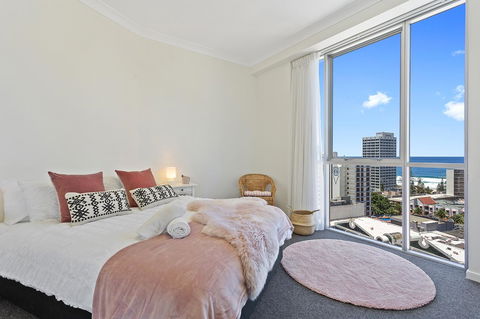 Chevron Renaissance Ocean View - Accommodation VIC 18