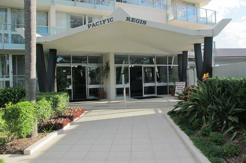 Pacific Regis Beachfront Holiday Apartments - Accommodation VIC 10