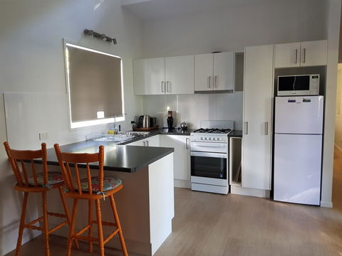 Bee-Haven Cottage - Accommodation VIC 2