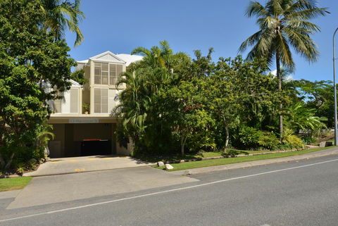 Port Douglas Apartments - Adults Only Oasis - Accommodation VIC 28