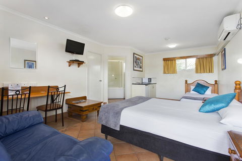 Glenmore Tavern - Accommodation VIC 33
