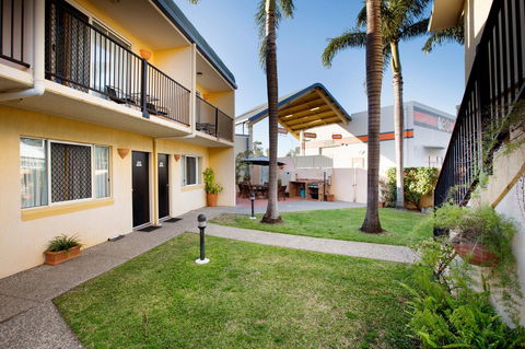 Glenmore Tavern - Accommodation VIC 9