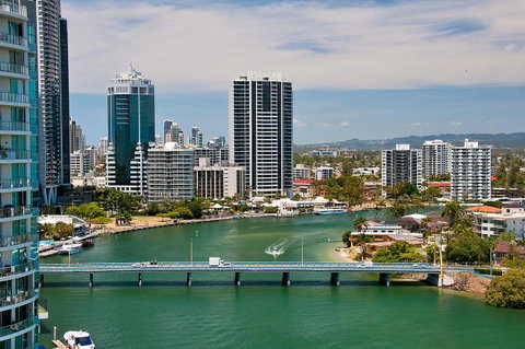 Spectrum Holiday Apartments - Accommodation VIC 25