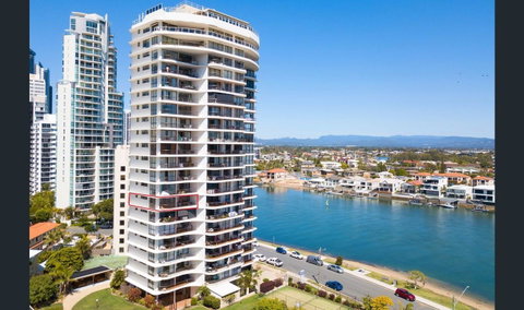 Spectrum Holiday Apartments - Accommodation VIC 3