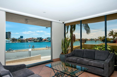 Spectrum Holiday Apartments - Accommodation VIC 19
