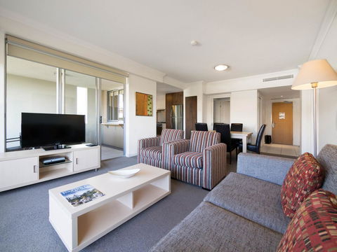 Oaks Brisbane Mews Suites - Accommodation VIC 3
