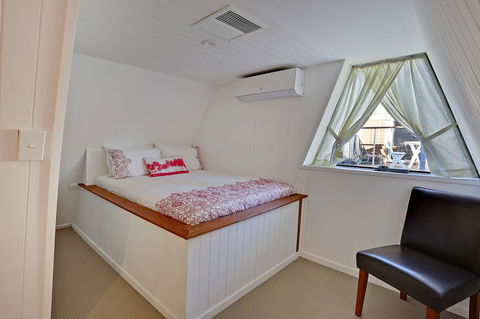 The Pod - Accommodation VIC 16