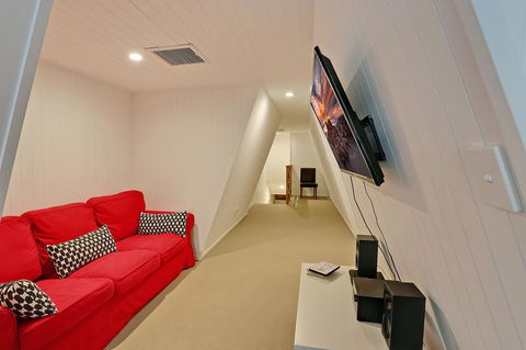 The Pod - Accommodation VIC 15