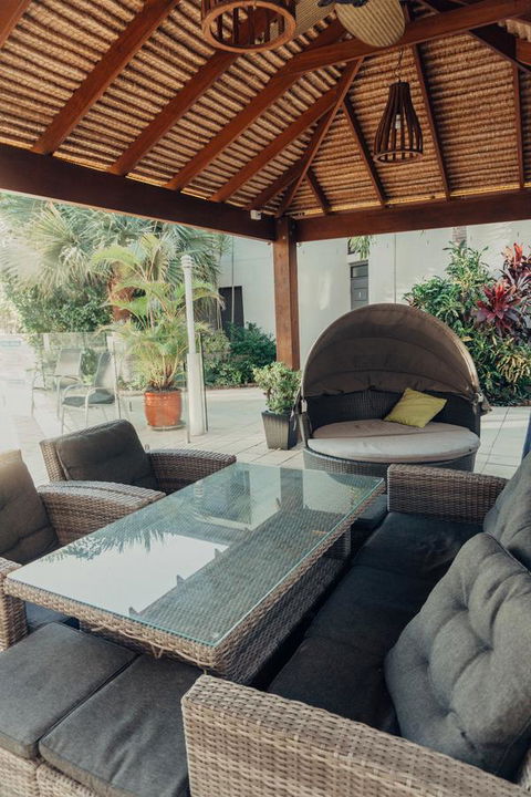 Burleigh Palms Holiday Apartments - Accommodation VIC 30