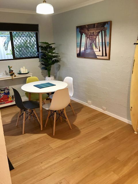 Burleigh Palms Holiday Apartments - Accommodation VIC 10
