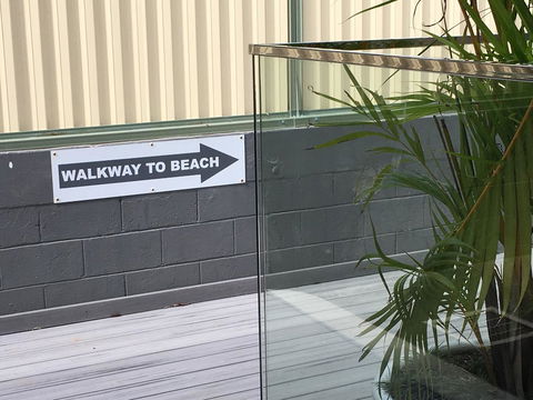 Burleigh Palms Holiday Apartments - Accommodation VIC 11