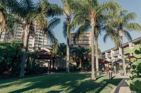 Burleigh Palms Holiday Apartments - Accommodation VIC 38