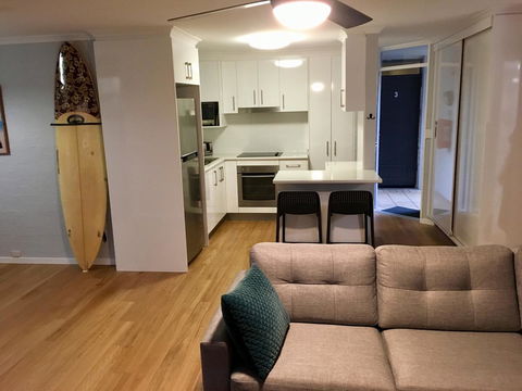 Burleigh Palms Holiday Apartments - Accommodation VIC 9