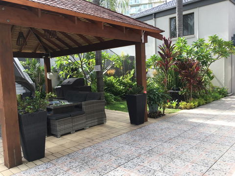 Burleigh Palms Holiday Apartments - Accommodation VIC 16