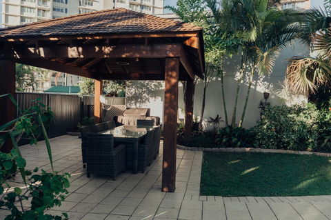 Burleigh Palms Holiday Apartments - Accommodation VIC 32