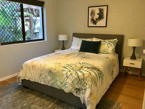 Burleigh Palms Holiday Apartments - Accommodation VIC 5