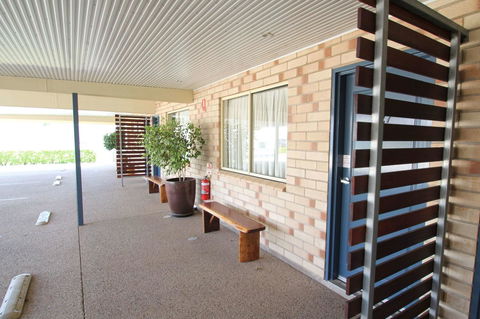 Midlander Motor Inn - Accommodation VIC 29