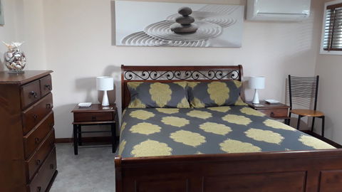 Private Apartment With Scenic Gardens - Accommodation VIC 4