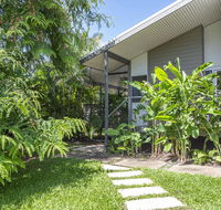Whispering Palms - Accommodation VIC