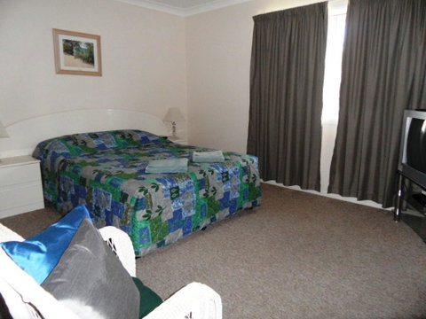 Sylvan Beach Resort - Accommodation VIC 28