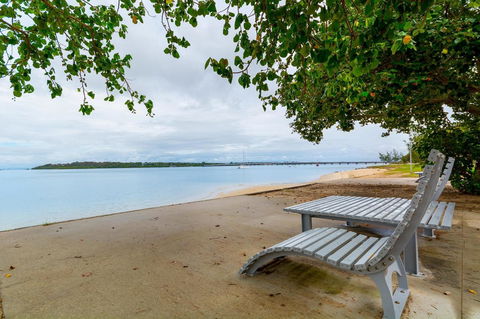 Fishing And Swimming At Your Doorstep - Sylvan Beach Esp, Bellara - Accommodation VIC 1