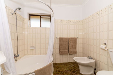 Spacious Family Unit With Incredible Views. - Accommodation VIC 14