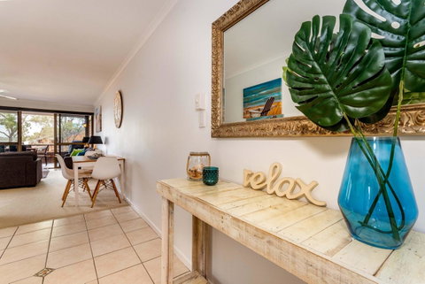 Spacious Family Unit With Incredible Views. - Accommodation VIC 5