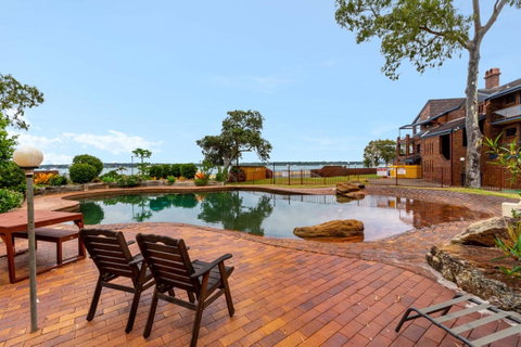 Spacious Family Unit With Incredible Views. - Accommodation VIC 4