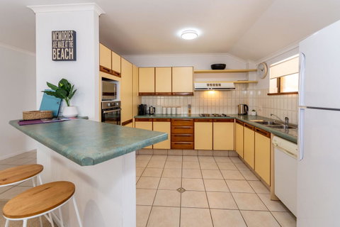 Spacious Family Unit With Incredible Views. - Accommodation VIC 11
