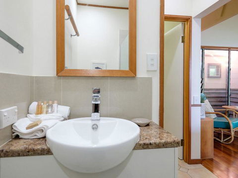 Claytons 1 By Discover Stradbroke - Accommodation VIC 10