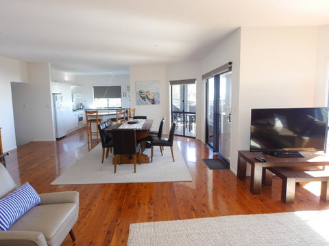 A Tequila Sunrise - Accommodation VIC 1