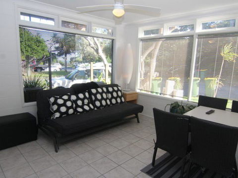 Portofino Unit 5 - Accommodation VIC 1