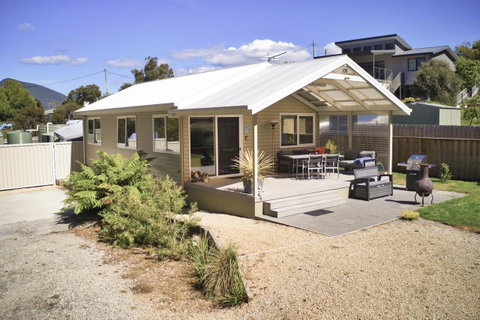 Adventure Bay Holiday Home - Accommodation VIC 2
