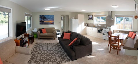 Adventure Bay Holiday Home - Accommodation VIC 3