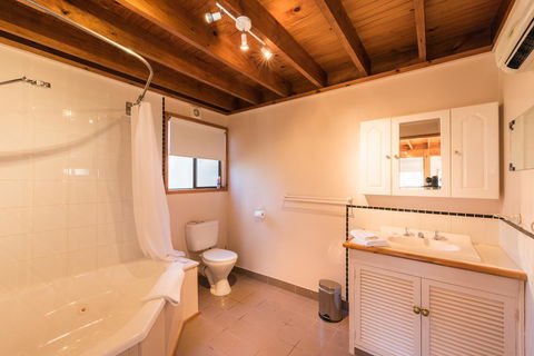 Parnella Adventure Bay, Bruny Island - Accommodation VIC 9