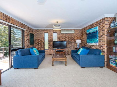 'COLUMBIA VIEWS', 2/9 COLUMBIA CLOSE - AIRCON, WIFI, NETFLIX, VIEWS & BOAT PARKING - Accommodation VIC 3