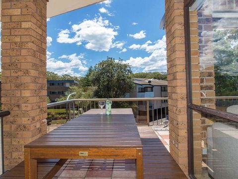 'COLUMBIA VIEWS', 2/9 COLUMBIA CLOSE - AIRCON, WIFI, NETFLIX, VIEWS & BOAT PARKING - Accommodation VIC 2