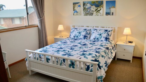 'Lighthouse Palms' - Accommodation VIC 2