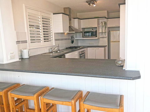'Mooring One Downstairs', 23 Shoal Bay Rd - Fantastic Ground Floor Duplex With Views, WIFI And Air Conditioning - Accommodation VIC 2