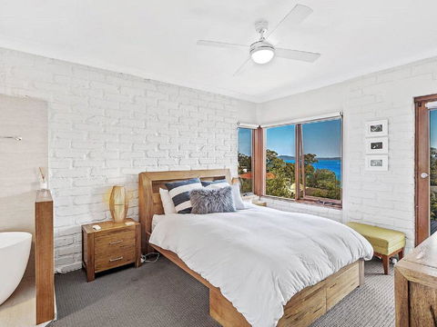 'Nunkeri', 5 Kerrie Close - Stunning House With Fabulous Views, Linen, WIFI & Air Conditioning - Accommodation VIC 1