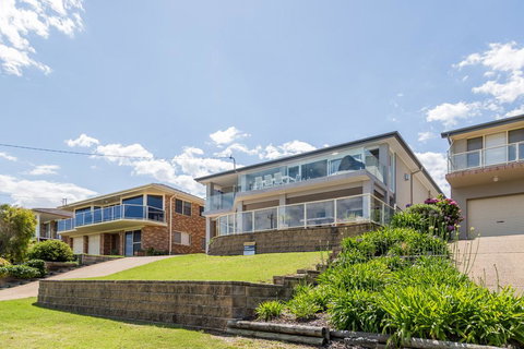 'Salt & Light' Mollymook - Accommodation VIC 1